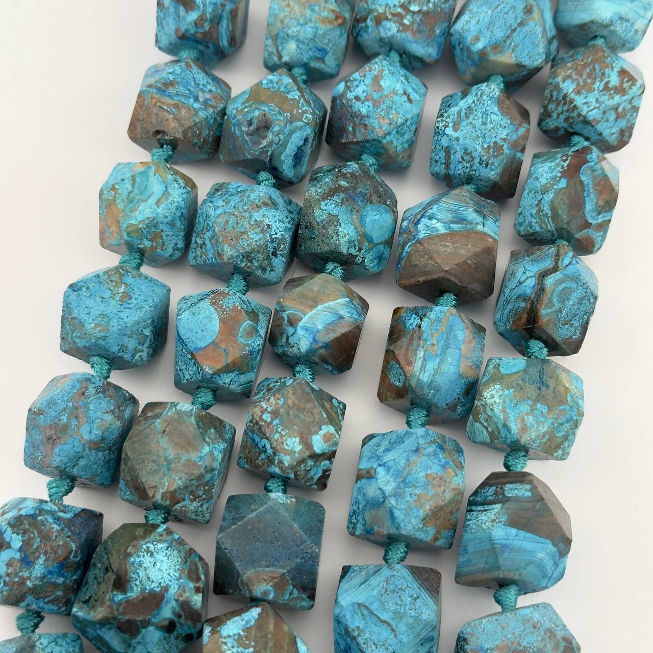 Бусины Хризоколла размер 18мм натуральный камень